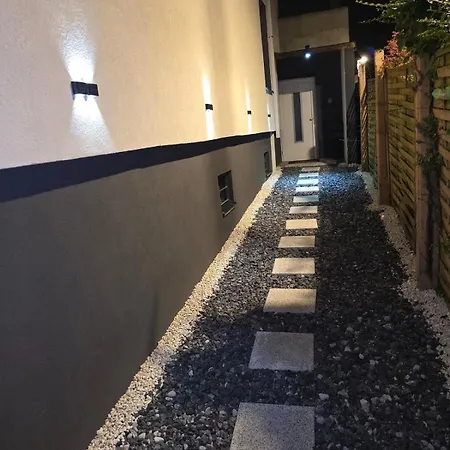 Detendez-vous Au Village De *