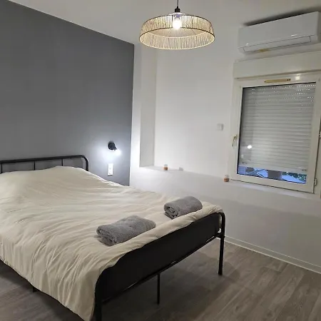 Detendez-vous Au Village De *